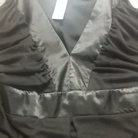 Nikki Mac black long evening gown. Size 18 - Picture 8 of 8